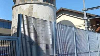 Il cancello lungo il binario 1E alla stazione di Empoli per motivi di sicurezza Il cancello lungo il binario 1E alla stazione di Empoli per motivi di sicurezza