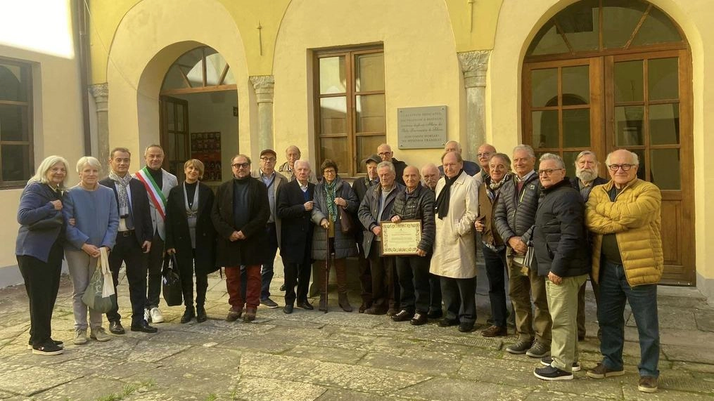 Il ritrovo dell’Associazione ex Allievi dei Padri Francescani di Soliera per l’inaugurazione di un’opera restaurata nel 2023 Il ritrovo dell’Associazione ex Allievi dei Padri Francescani di Soliera per l’inaugurazione di un’opera restaurata nel 2023