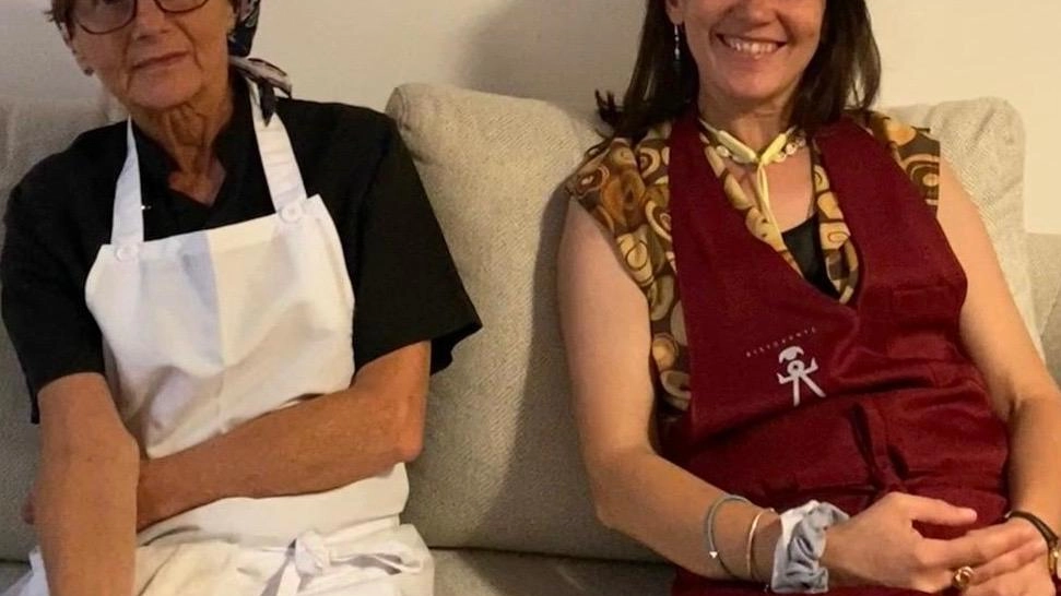 Al Ristorante Rondò di Sarzana, appuntamenti culturali e gastronomici: cena con castagne e vino novello e reading sul tema dell'acqua. Chef Luciana Ambrosini e autrici Alice Cervia, Silvia Sangriso ed Irene Visentin. Prenotazioni al 3512056178 o 0187958464. Al Ristorante Rondò di Sarzana, appuntamenti culturali e gastronomici: cena con castagne e vino novello e reading sul tema dell'acqua. Chef Luciana Ambrosini e autrici Alice Cervia, Silvia Sangriso ed Irene Visentin. Prenotazioni al 3512056178 o 0187958464.