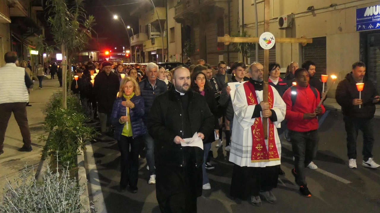 In tanti all’evento presieduto dal Vescovo Giulietti "Un momento di comunità, di ascolto e speranza".