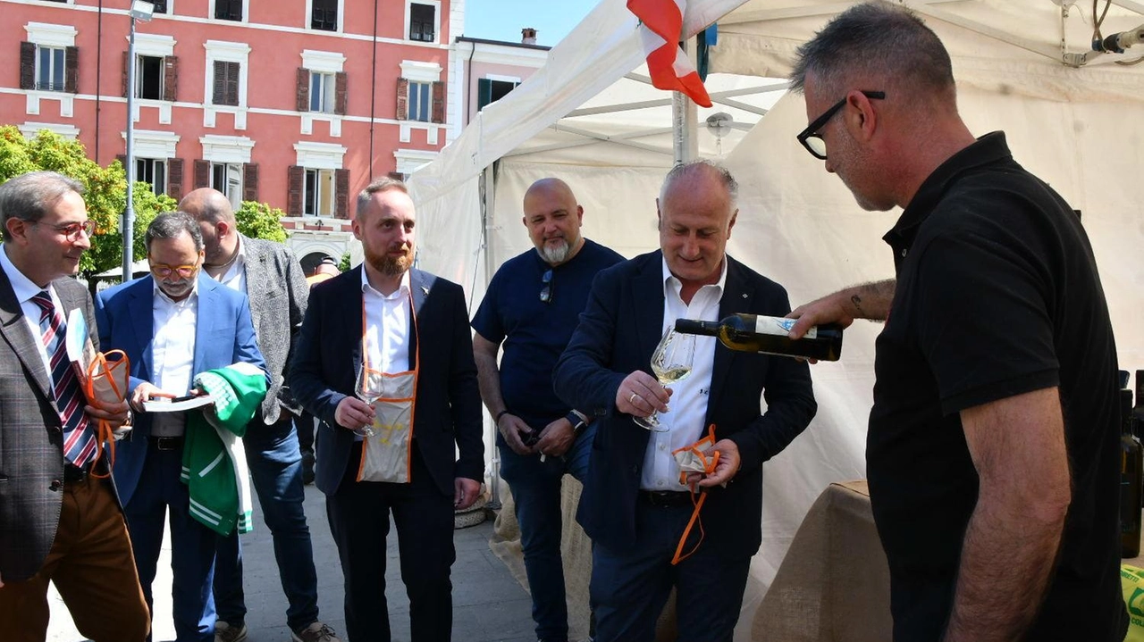 Ha preso il via la 12ª edizione. Spettacolo con lo chef Andrea Mainardi. Oggi Cristiano Tomei e domani Giovanni Devoto Ha preso il via la 12ª edizione. Spettacolo con lo chef Andrea Mainardi. Oggi Cristiano Tomei e domani Giovanni Devoto