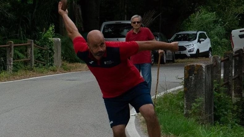 Gianluca Nardi, 45 anni, è il nuovo campione italiano assoluto di lancio della ruzzola Gianluca Nardi, 45 anni, è il nuovo campione italiano assoluto di lancio della ruzzola