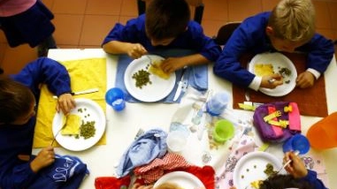 Una mensa scolastica Una mensa scolastica