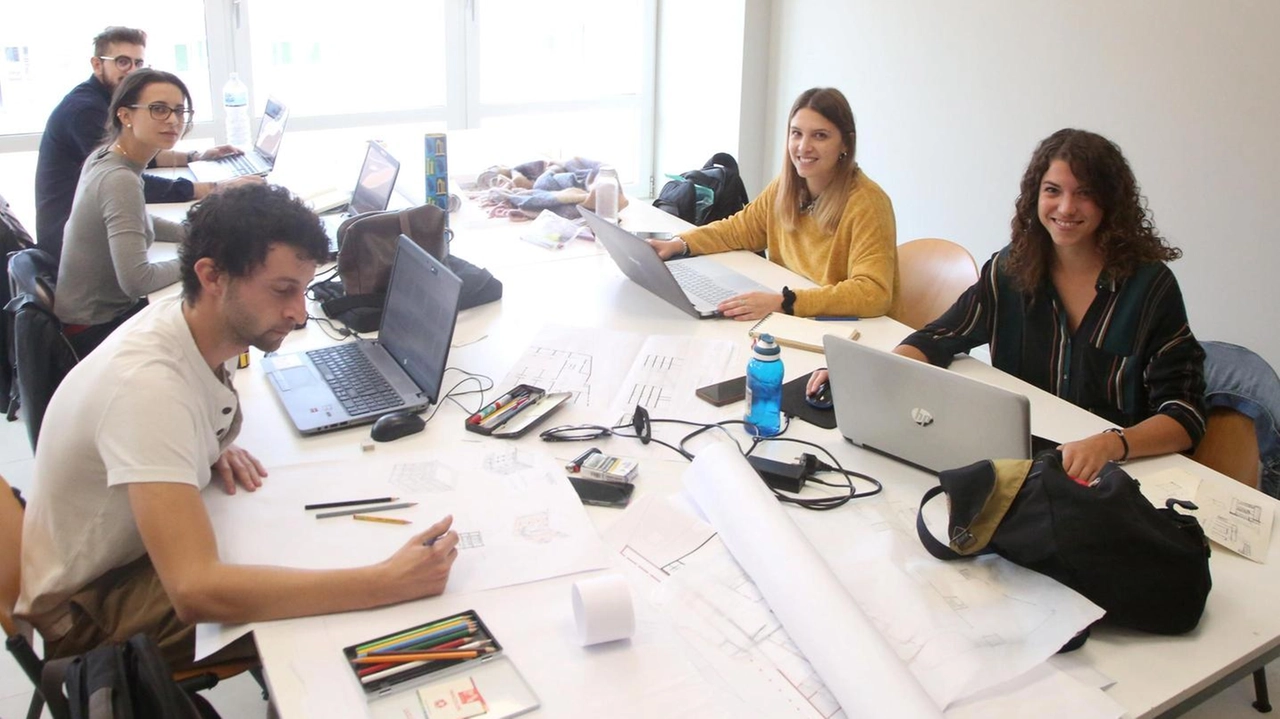 L’Università ha aperto le iscrizioni. alla quinta edizione del Master telematico di II livello in «Sviluppo Sostenibile e Cambiamento Climatico» L’Università ha aperto le iscrizioni. alla quinta edizione del Master telematico di II livello in «Sviluppo Sostenibile e Cambiamento Climatico»