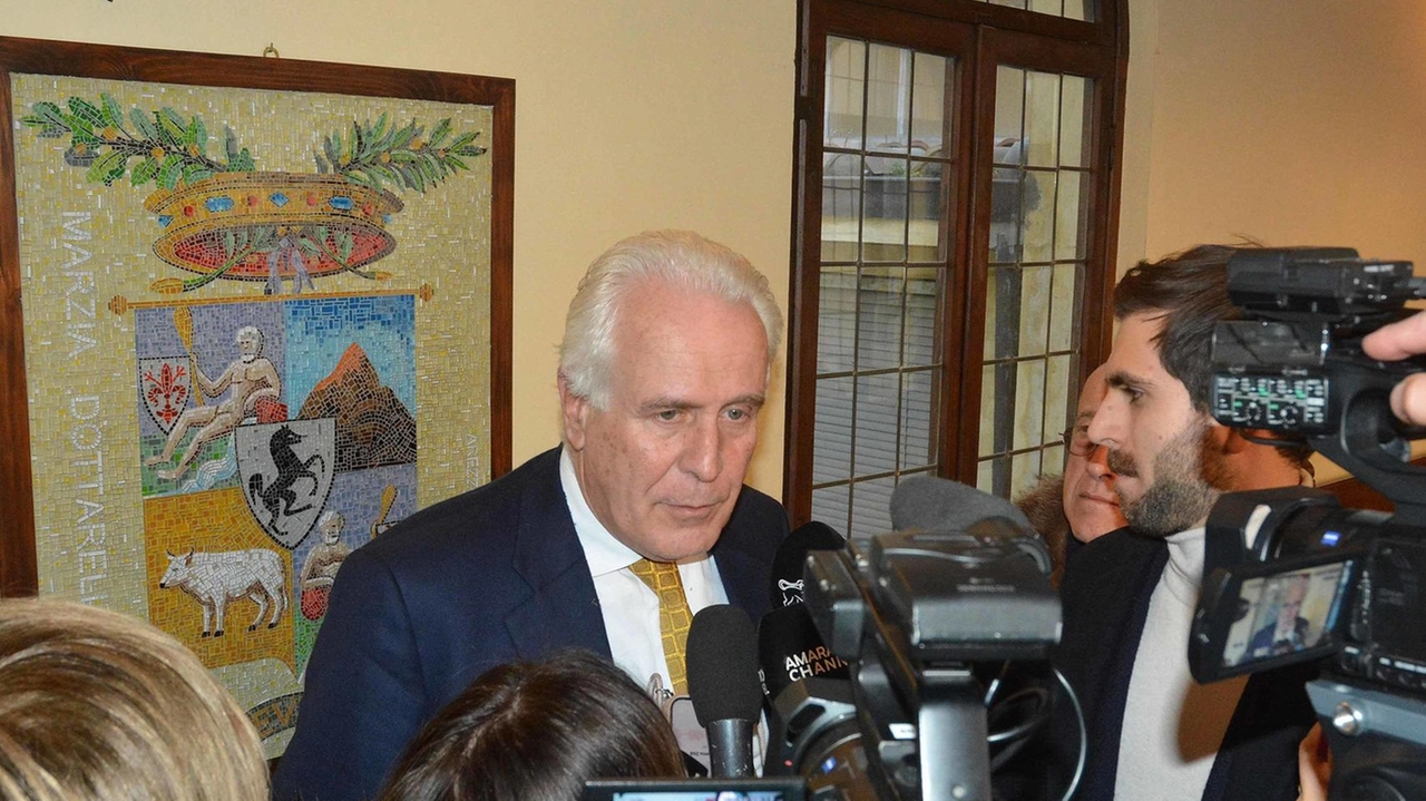 Il presidente della Regione Toscana risponde alle domande Il presidente della Regione Toscana risponde alle domande