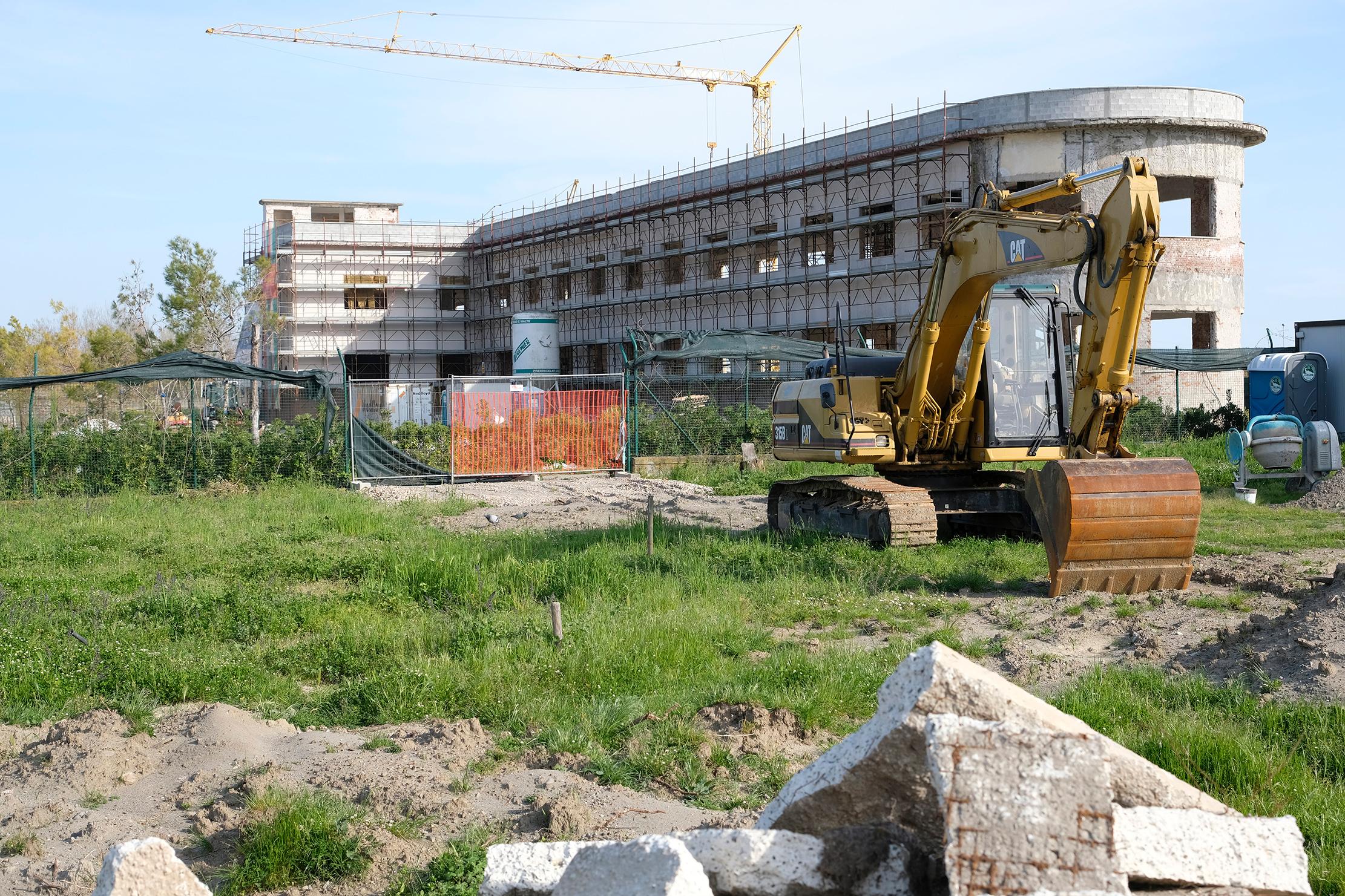 Spiaggia per il ricettivo, ma il resort nell’ex colonia resta al palo Spiaggia per il ricettivo, ma il resort nell’ex colonia resta al palo