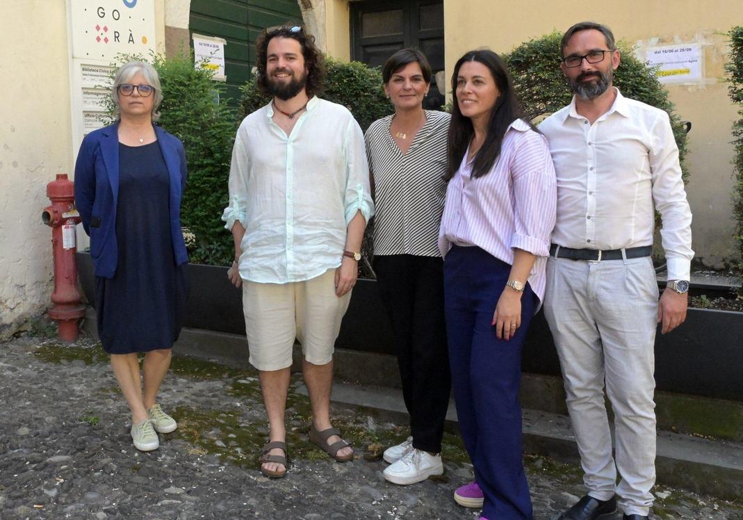 Scuola di giornalismo per “under“. Alla fine un tg, un giornale cartaceo e l’intervista al sindaco Pardini Scuola di giornalismo per “under“. Alla fine un tg, un giornale cartaceo e l’intervista al sindaco Pardini
