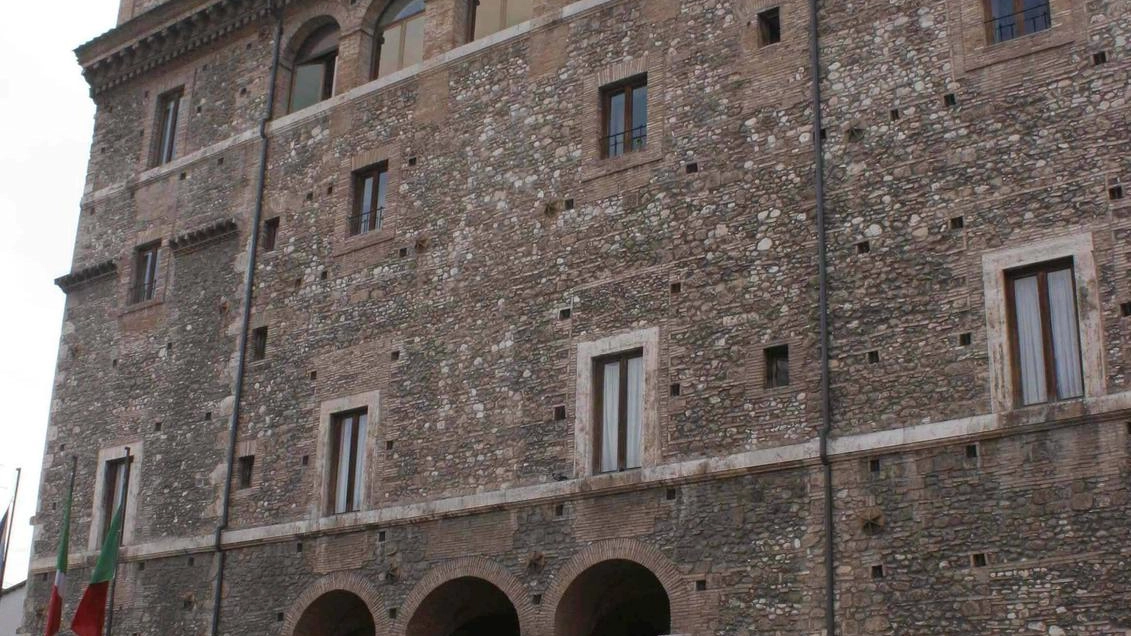 Il Comune di Terni riceverà 9,5 milioni per la bretella Staino-Pentima, con lavori entro il 2029. L'opera migliorerà la viabilità e la sicurezza della zona. Il Comune di Terni riceverà 9,5 milioni per la bretella Staino-Pentima, con lavori entro il 2029. L'opera migliorerà la viabilità e la sicurezza della zona.