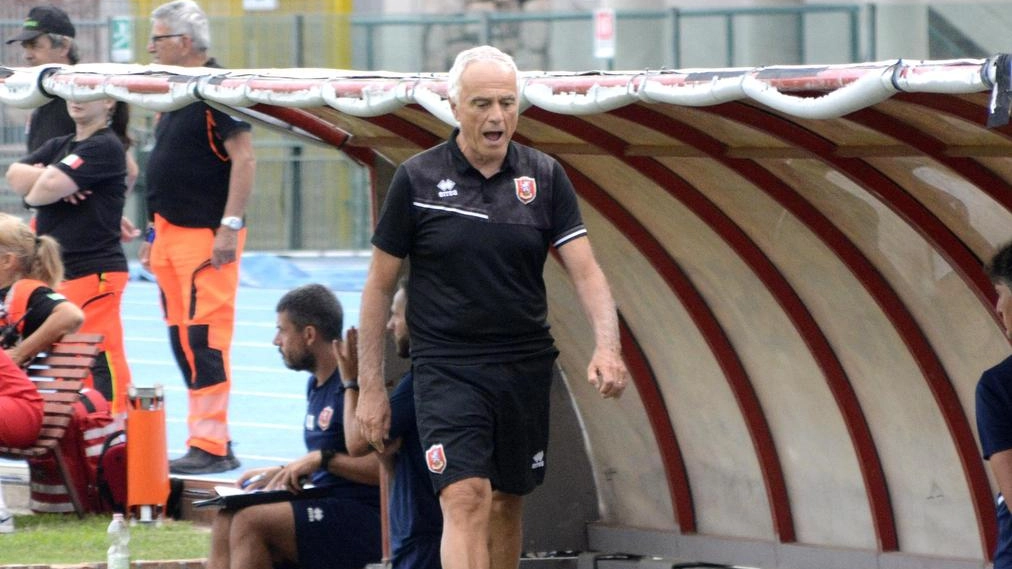 Il tecnico del Grosseto Paolo Indiani non è rimasto soddisfatto della squadra contro la Pistoiese Il tecnico del Grosseto Paolo Indiani non è rimasto soddisfatto della squadra contro la Pistoiese