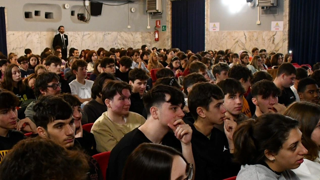 Il consiglio comunale solenne che ha conferito l’Alta benemerenza. a Ugo Boggi Il consiglio comunale solenne che ha conferito l’Alta benemerenza. a Ugo Boggi