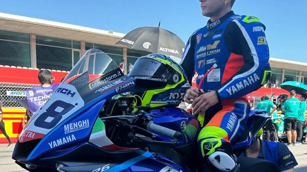 In sella Lorenzo Dalla Porta, il classe ’97 di Montemurlo reduce dall’impegno nel mondiale Supersport In sella Lorenzo Dalla Porta, il classe ’97 di Montemurlo reduce dall’impegno nel mondiale Supersport