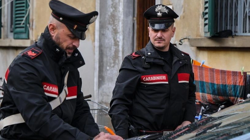 "Abbiamo avvisato i carabinieri poco fa... hanno già ricevuto segnalazioni di questo tipo. Squilla il telefono fisso e si presenta... "Abbiamo avvisato i carabinieri poco fa... hanno già ricevuto segnalazioni di questo tipo. Squilla il telefono fisso e si presenta...