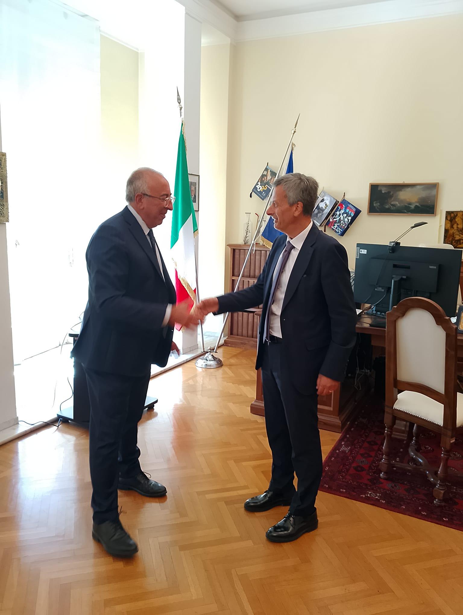 Il Prefetto di Arezzo, Clemente Di Nuzzo, ha ricevuto il dott. Cristiano Tatarelli, nuovo Questore della provincia