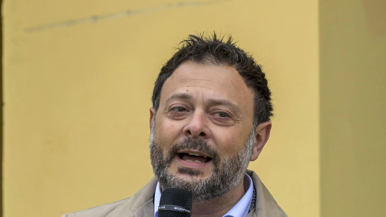 Dopo l’incontro pubblico sull’impianto di smaltimento dei pannolini che dovrebbe nascere a Salanetti, Vittorio Fantozzi di Fratelli D’Italia accusa l’amministrazione... Dopo l’incontro pubblico sull’impianto di smaltimento dei pannolini che dovrebbe nascere a Salanetti, Vittorio Fantozzi di Fratelli D’Italia accusa l’amministrazione...