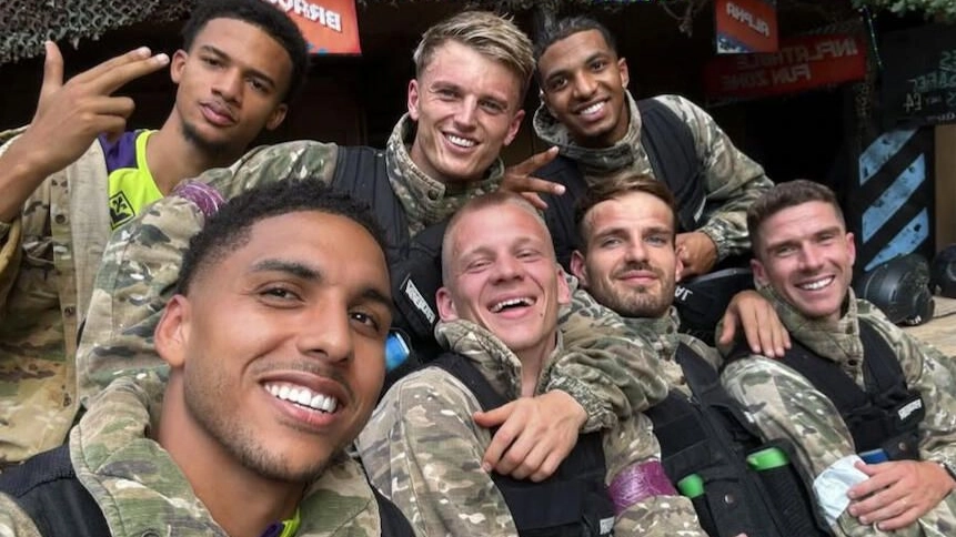 Grande spirito di gruppo per la Fiorentina targata Pioli nel ritiro inglese: la squadra si svaga anche con il paintball