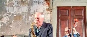 Scott Hamilton, incanto jazz. Emozioni alla Rocca di Ceserana grazie alla Idrotherm 2000