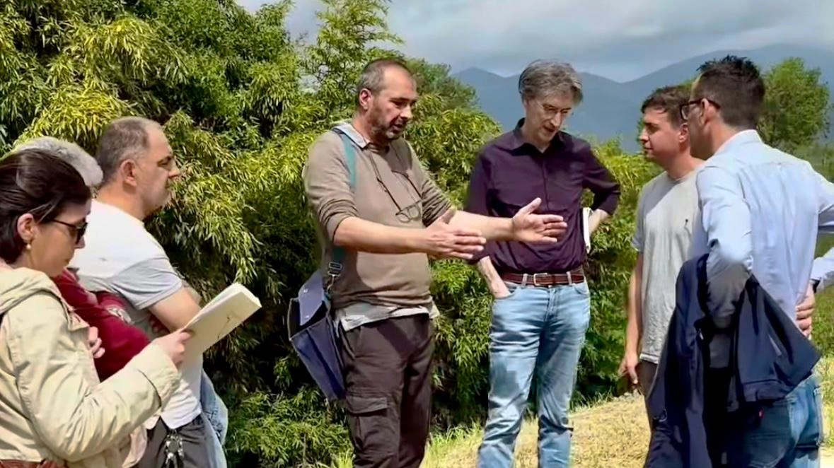 Il sopralluogo lungo il fiume Era Il sopralluogo lungo il fiume Era