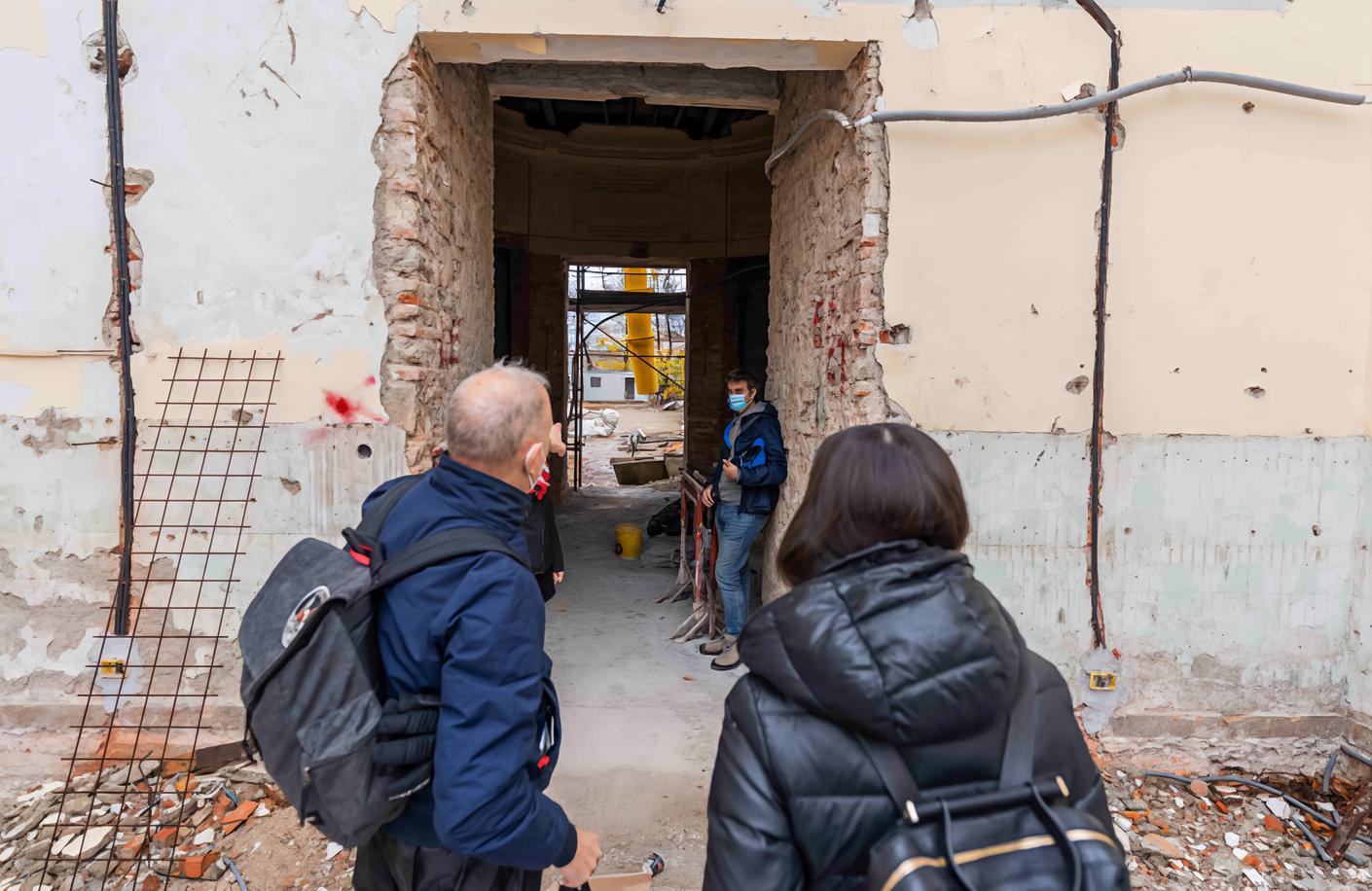 Ex Lucciola, buio totale. Il gestore abbandona Ex Lucciola, buio totale. Il gestore abbandona