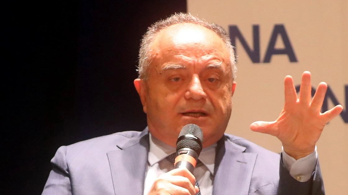 Nicola Gratteri procuratore di Napoli, magistrato in prima linea nella lotta alle mafie, ospite nella Piccola Atene riceverà una scultura Nicola Gratteri procuratore di Napoli, magistrato in prima linea nella lotta alle mafie, ospite nella Piccola Atene riceverà una scultura