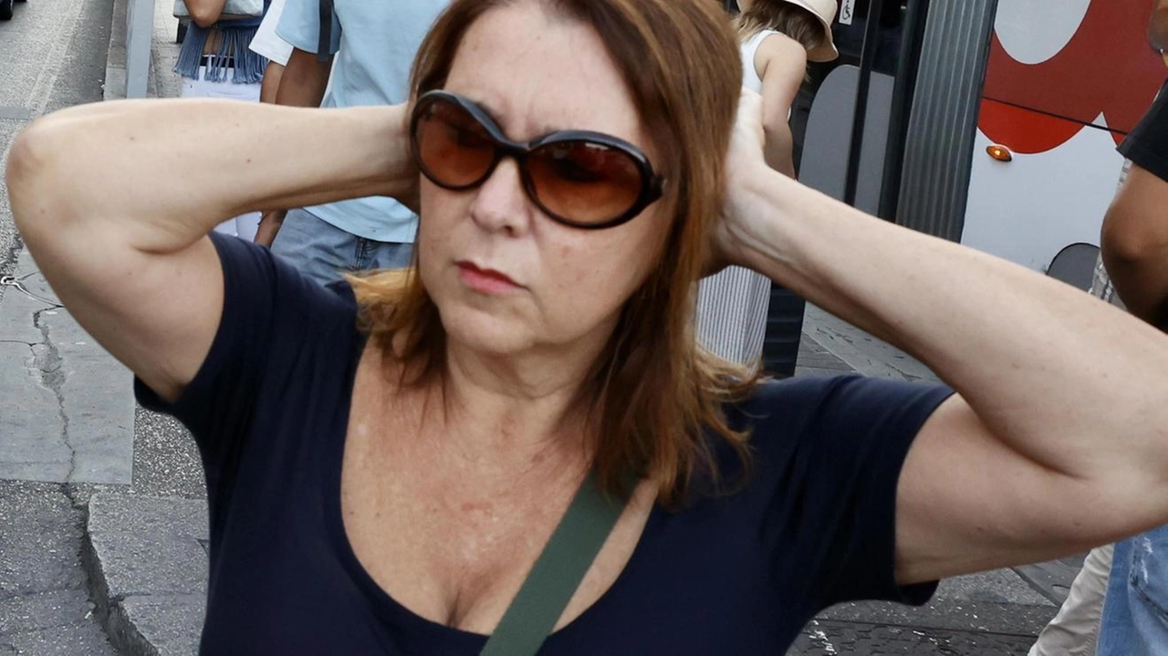 Nelle vie attorno alla 3.2.1 si prevede un passaggio maggiore di mezzi. In 11 scuole verranno cambiate le finestre per mitigare l’impatto. Bitume fonoassorbente in 59 strade . Fdi: "Mancanza di trasparenza".