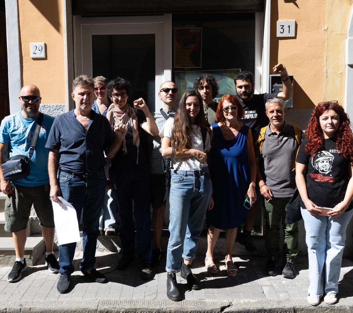 Danneggiata la sede della Rete dei Comunisti