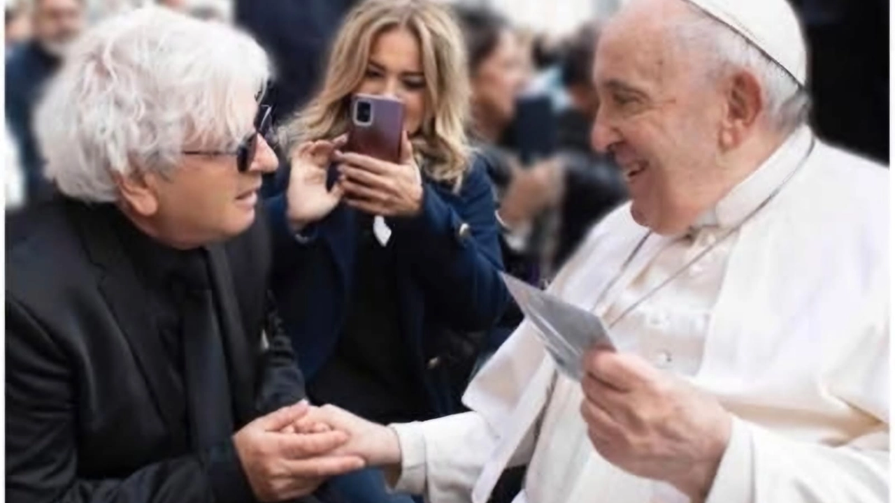 Tony Labriola consegna il disco a Papa Francesco