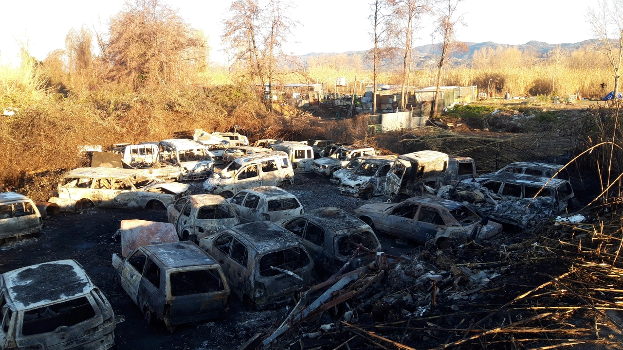 Le auto andate a fuoco Le auto andate a fuoco
