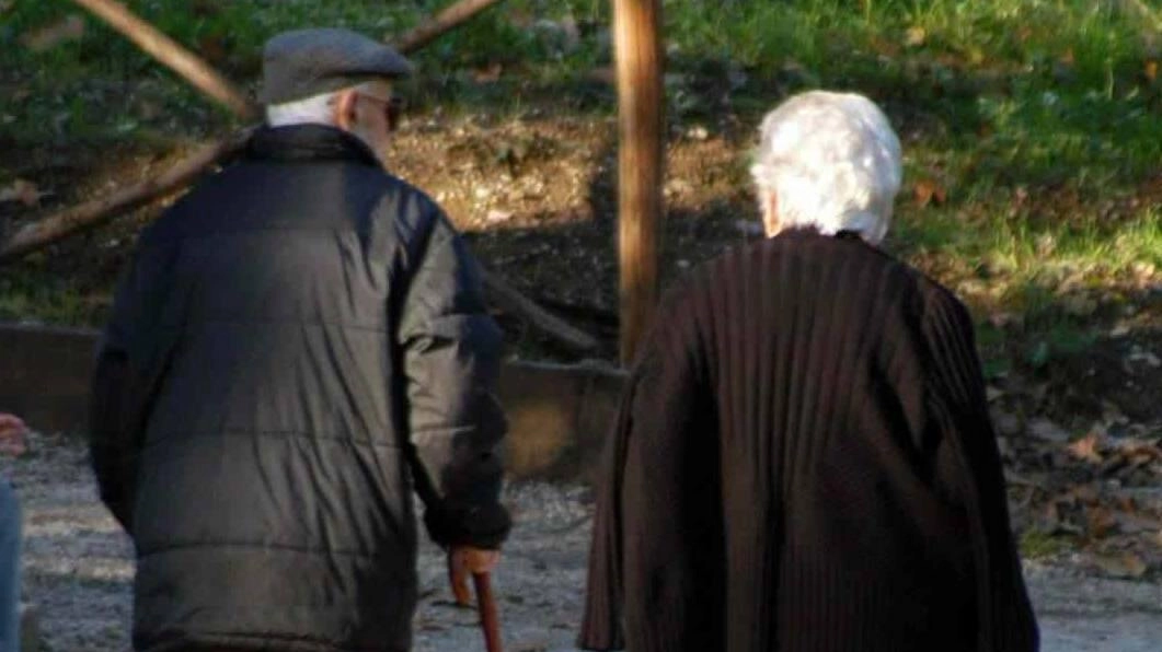 Tra gli anziani dilaga la ludopatia, pensioni. anche di 700 euro lordi al mese Tra gli anziani dilaga la ludopatia, pensioni. anche di 700 euro lordi al mese