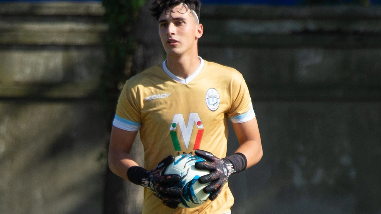Il portiere Gerald Gega è uno dei giocatori confermati dalla dirigenza del Valdinievole Montecatini dopo la retrocessione dall’Eccellenza (Goiorani) Il portiere Gerald Gega è uno dei giocatori confermati dalla dirigenza del Valdinievole Montecatini dopo la retrocessione dall’Eccellenza (Goiorani)
