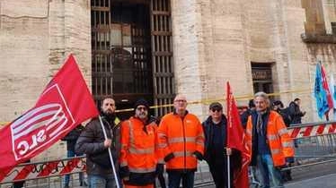 "Il ministero del Lavoro ha dato il via libera al riconoscimento della Cassa integrazione straordinaria per crisi aziendale, sancendo... "Il ministero del Lavoro ha dato il via libera al riconoscimento della Cassa integrazione straordinaria per crisi aziendale, sancendo...