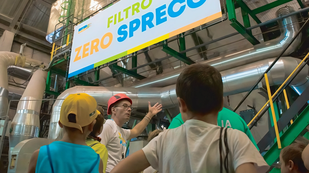 Attraverseranno tutto lo stivale per visitare città, incontrare le istituzioni e conoscere realtà locali speciali i 50 giovani da 36... Attraverseranno tutto lo stivale per visitare città, incontrare le istituzioni e conoscere realtà locali speciali i 50 giovani da 36...