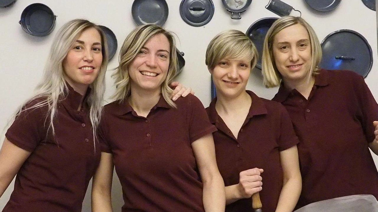 Le sorelle Vannucchi socie della Tortelleria di via Bologna Le sorelle Vannucchi socie della Tortelleria di via Bologna