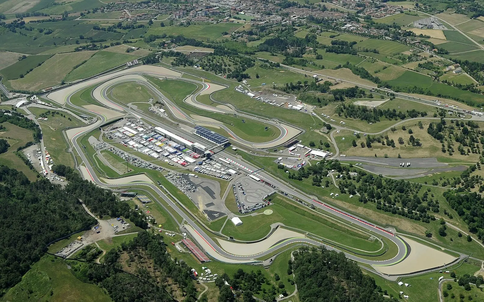 Auto, al Mugello l'ultima tappa del Gt italiano endurance