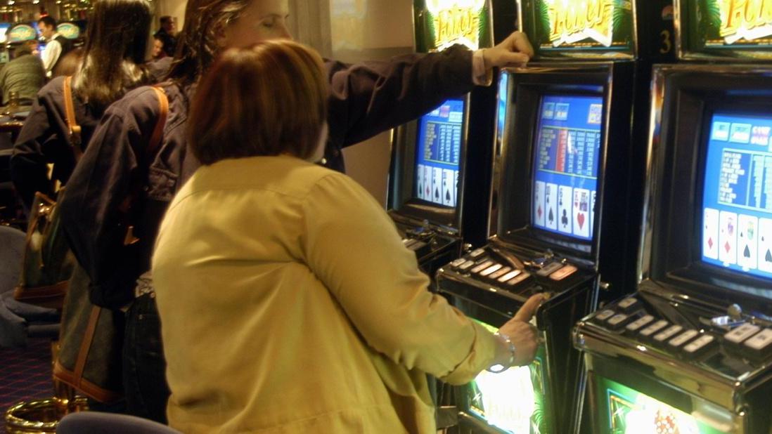 Lotta alle dipendenze: "Il gioco d’azzardo illude e rende schiavi. Emozioni effimere" Lotta alle dipendenze: "Il gioco d’azzardo illude e rende schiavi. Emozioni effimere"