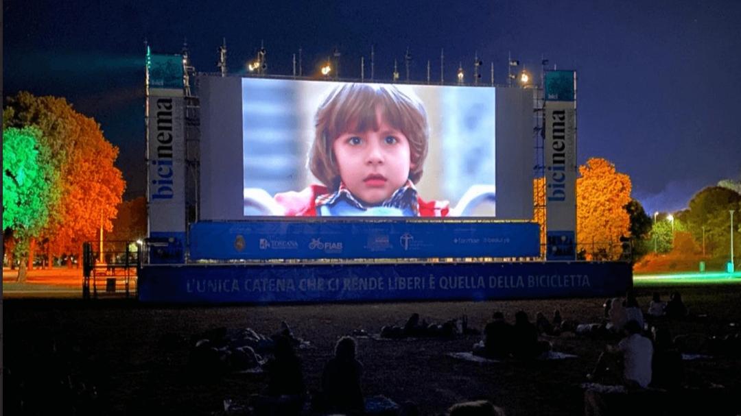 Lido di Camaiore, torna il cinema all’aperto a Bussoladomani Lido di Camaiore, torna il cinema all’aperto a Bussoladomani