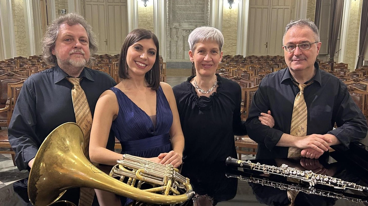 L’Ensamble Calliope e la splendida voce del soprano Chiara Amati protagonisti della rassegna ’Notti al castello’ L’Ensamble Calliope e la splendida voce del soprano Chiara Amati protagonisti della rassegna ’Notti al castello’