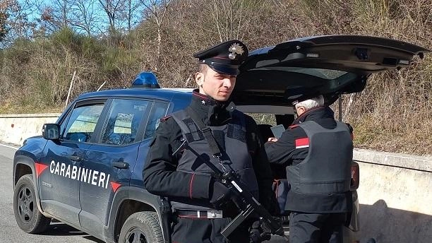 Il truffatore è stato fermato dai carabinieri durante dei controlli sul territorio. Subito sono scattate le indagini (foto d’archivio) Il truffatore è stato fermato dai carabinieri durante dei controlli sul territorio. Subito sono scattate le indagini (foto d’archivio)