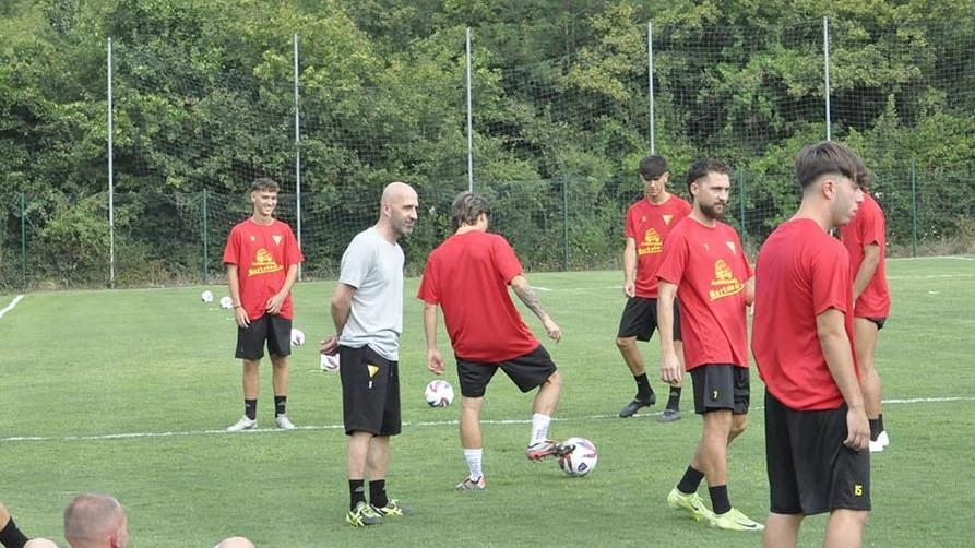 La nuova settimana di preparazione dei Leoni, è iniziata ieri con un incontro fra tutte le componenti giallorosse. Insieme anche... La nuova settimana di preparazione dei Leoni, è iniziata ieri con un incontro fra tutte le componenti giallorosse. Insieme anche...