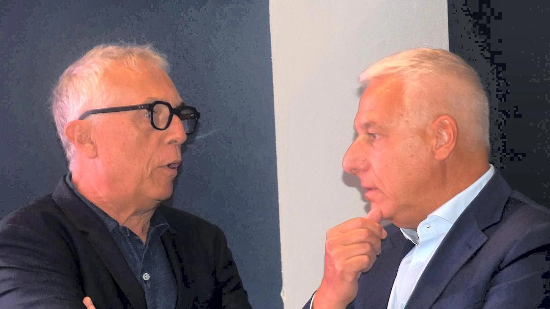 Il sindaco. Del Ghingaro e l’architetto Boeri alla presentazione del Piano Strutturale Il sindaco. Del Ghingaro e l’architetto Boeri alla presentazione del Piano Strutturale