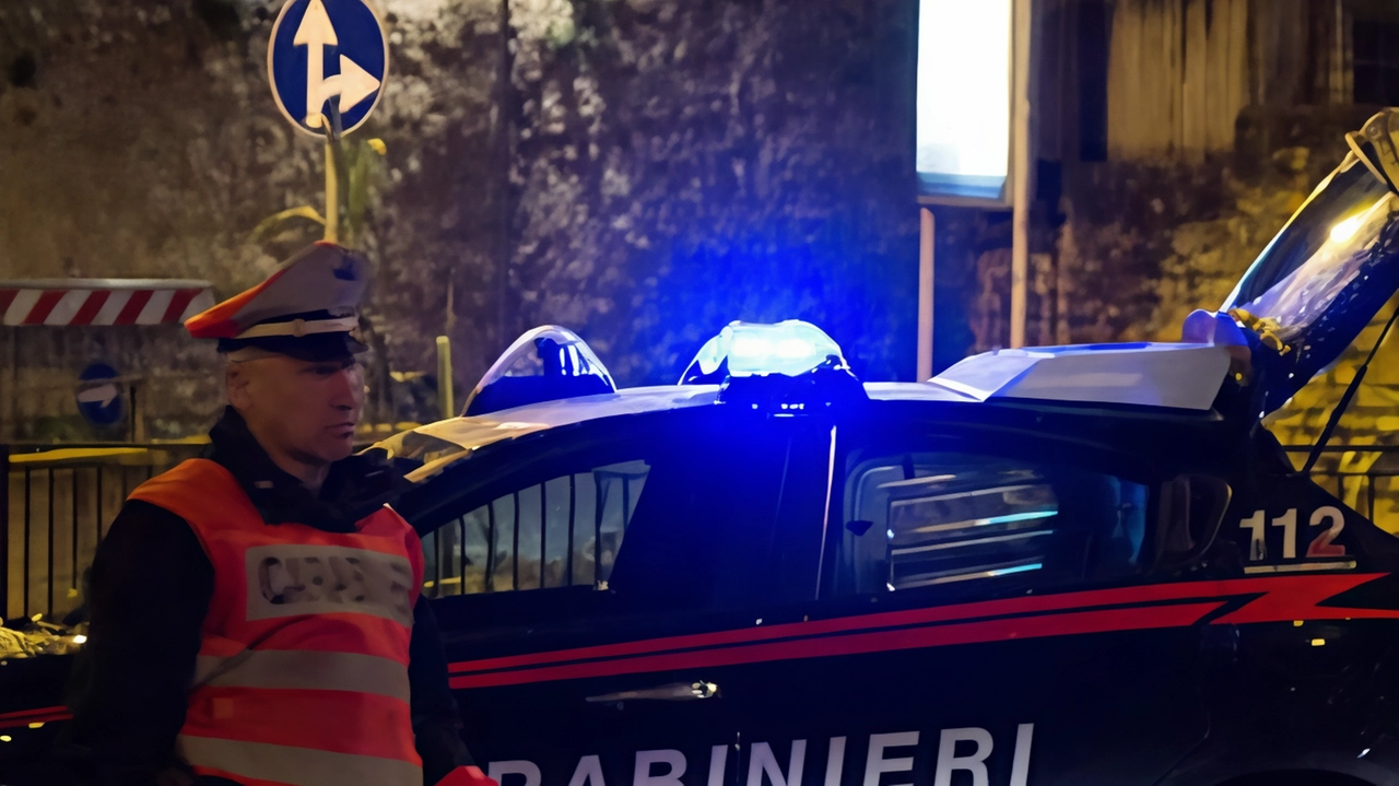 «All’interno dei comandi al momento si contano 470 militari che, vuoi per le malattie o per le licenze, non saranno mai a pieno organico. Questo rispetto ai 500 che invece dovrebbero essere in servizio» spiegano Nizar Bensellam Akalay, segretario generale regionale del Nuovo sindacato Carabinieri «All’interno dei comandi al momento si contano 470 militari che, vuoi per le malattie o per le licenze, non saranno mai a pieno organico. Questo rispetto ai 500 che invece dovrebbero essere in servizio» spiegano Nizar Bensellam Akalay, segretario generale regionale del Nuovo sindacato Carabinieri