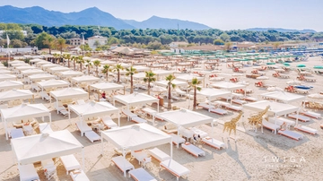 Quando la spiaggia è da nababbi. Stabilimenti di lusso in Toscana: dove sono e quanto costano