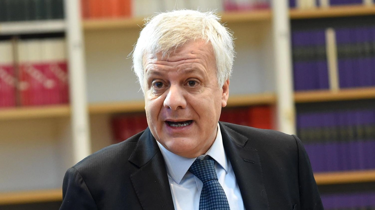 Gian Luca Galletti, ex ministro nei governi Renzi e Gentiloni, ex assessore a Bologna con il sindaco Guazzaloca e uno fra i protagonisti della nascita del Gruppo Hera Gian Luca Galletti, ex ministro nei governi Renzi e Gentiloni, ex assessore a Bologna con il sindaco Guazzaloca e uno fra i protagonisti della nascita del Gruppo Hera