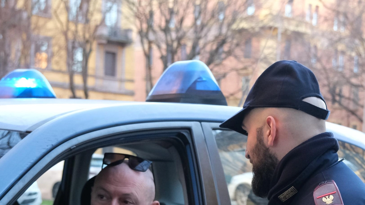 Il figlio racconta l’odissea-spesa della madre. "Prima o poi la faranno cadere"
