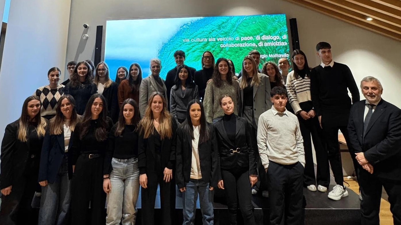 Manageritalia Toscana sostiene l’impegno e il merito dei giovani studenti del territorio. Sono state consegnate, ieri pomeriggio, presso gli spazi... Manageritalia Toscana sostiene l’impegno e il merito dei giovani studenti del territorio. Sono state consegnate, ieri pomeriggio, presso gli spazi...