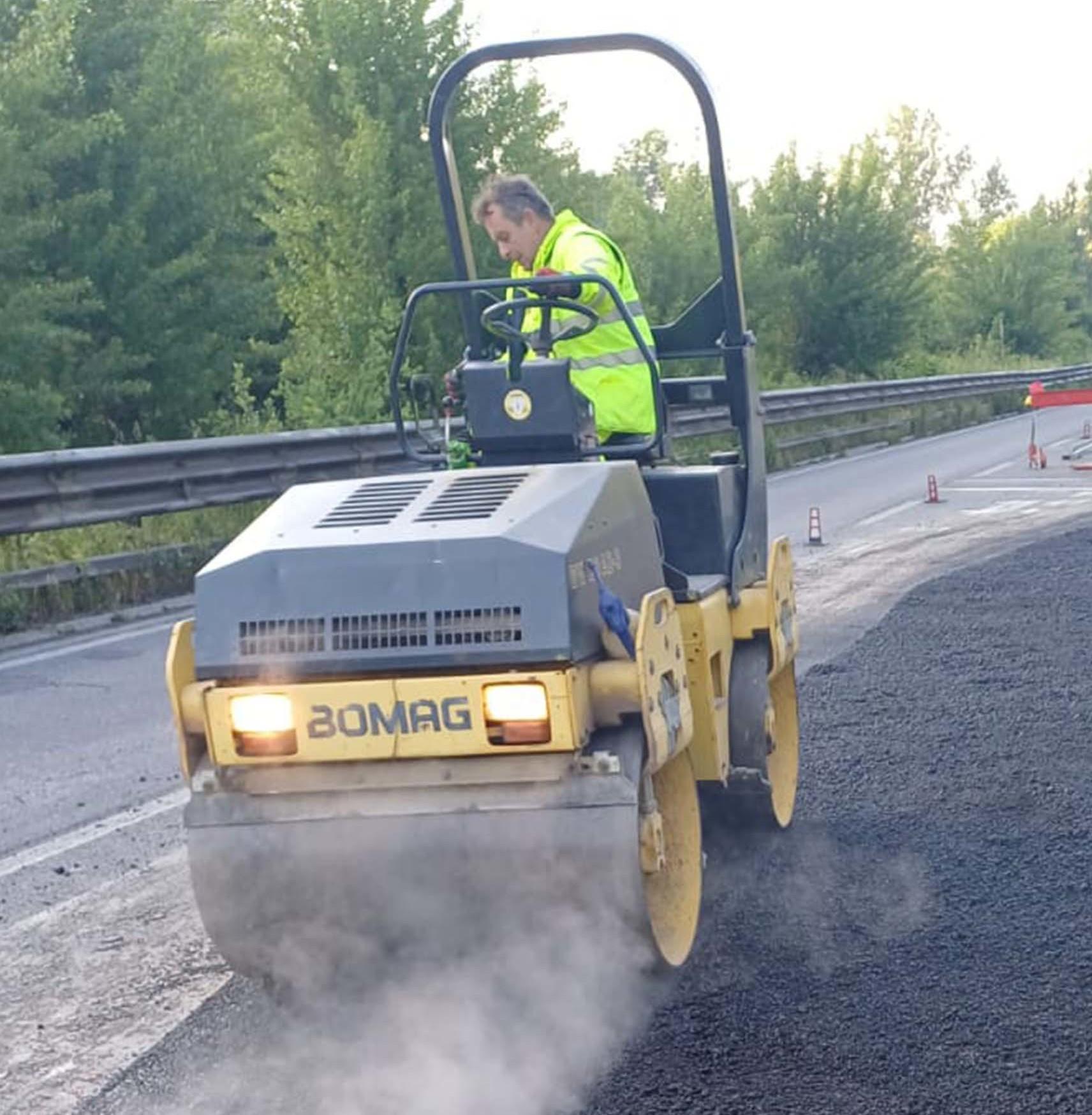 Strade dissestate, due milioni in arrivo. Raffica di lavori in centro e periferia Strade dissestate, due milioni in arrivo. Raffica di lavori in centro e periferia