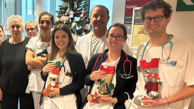L’associazione Alice Benvenuti Onlus ha donato alcune calze della befana alla Pediatria dell’ospedale San Luca L’associazione Alice Benvenuti Onlus ha donato alcune calze della befana alla Pediatria dell’ospedale San Luca