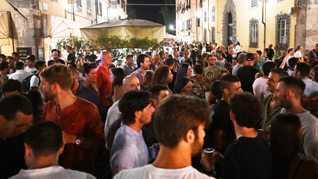 Musei e Palazzi aperti fino a tarda ora ed eventi inediti, anche in “antipasto“ a Murabilia. Sempre sabato 31 speciale mostra di vino e olio nel Loggiato di Palazzo Pretorio. Musei e Palazzi aperti fino a tarda ora ed eventi inediti, anche in “antipasto“ a Murabilia. Sempre sabato 31 speciale mostra di vino e olio nel Loggiato di Palazzo Pretorio.