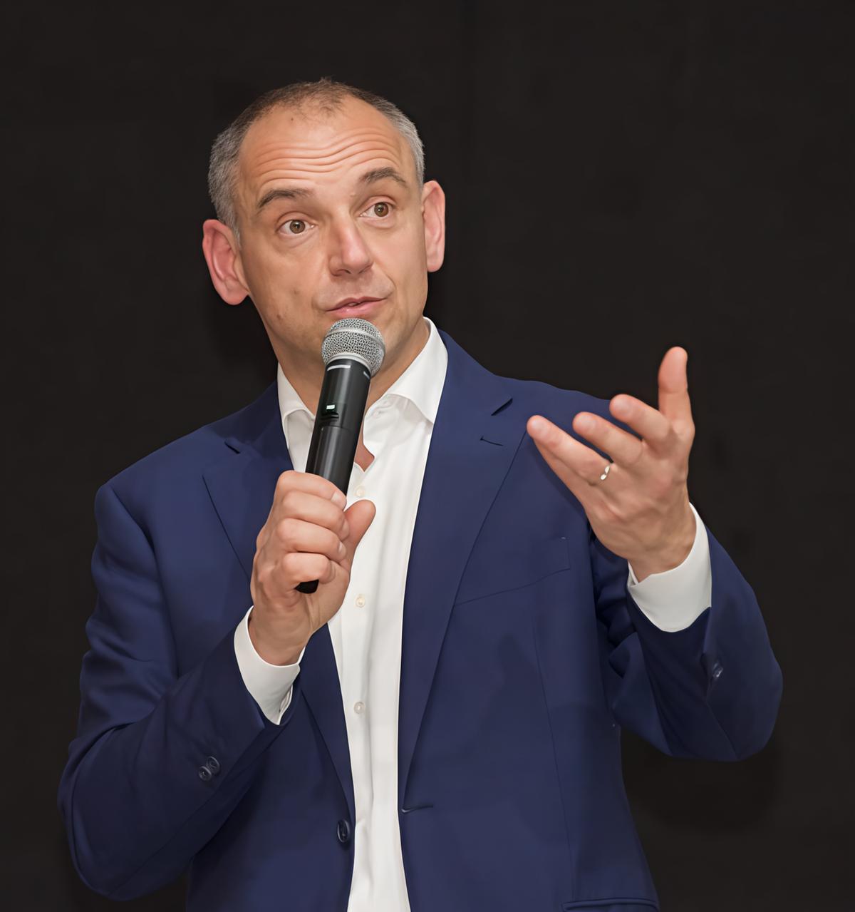 Menesini in Regione. Il Pd di Capannori chiede di candidare l’ex sindaco Menesini in Regione. Il Pd di Capannori chiede di candidare l’ex sindaco