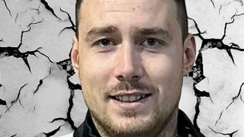 Il Futsal Massa esce ai playoff di serie C2, sconfitto 5-3 dal Centro Storico Lebowski. Applausi ai giocatori e staff. Il Futsal Massa esce ai playoff di serie C2, sconfitto 5-3 dal Centro Storico Lebowski. Applausi ai giocatori e staff.