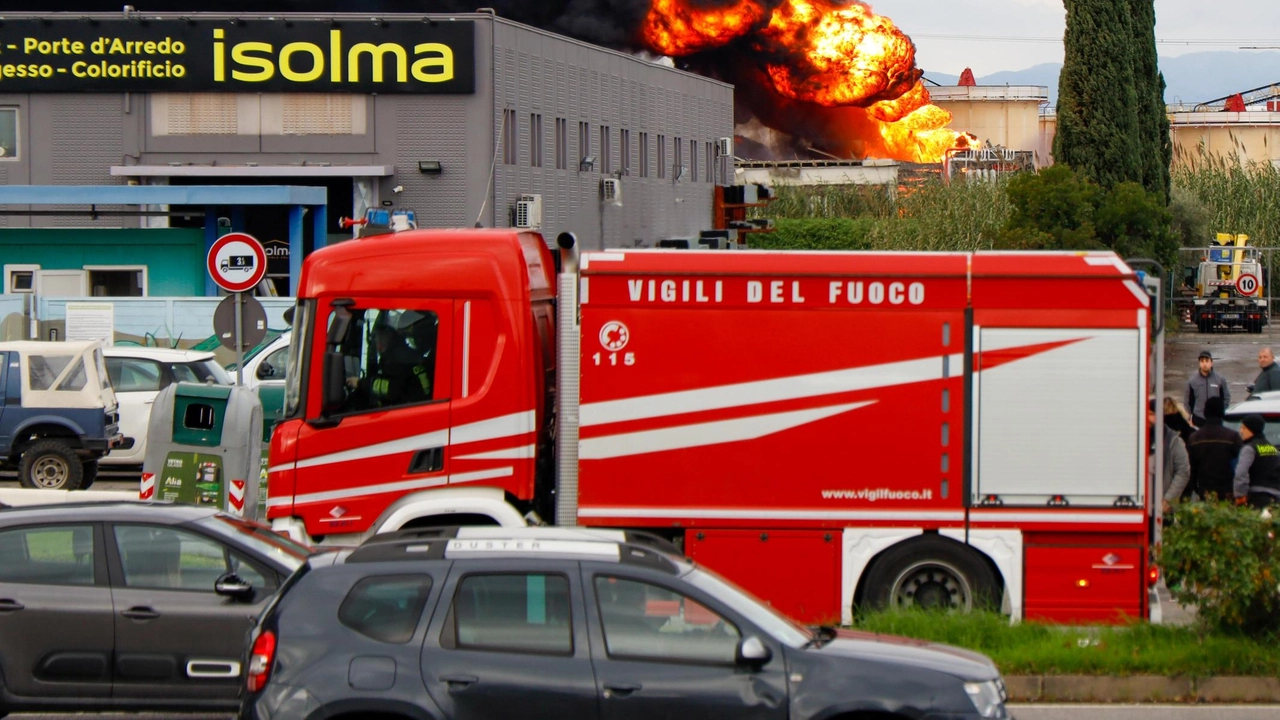 L’esplosione dello scorso 9 dicembre al deposito Eni di Calenzano (FotocronacheGermogli)